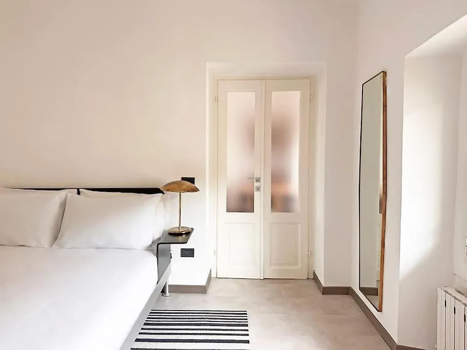 Apartment Suite Meravigli Milan Italy