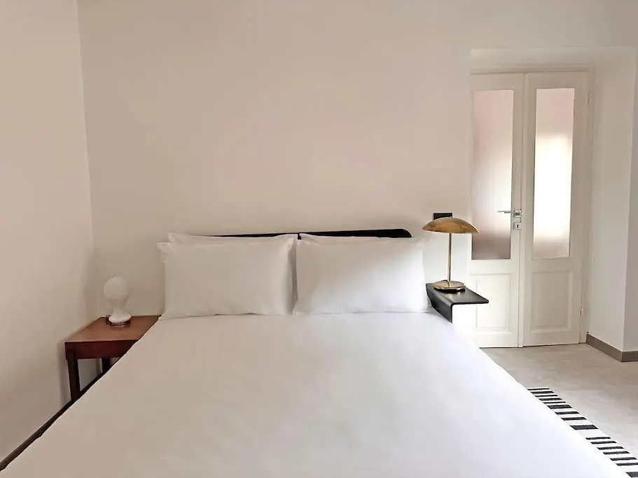 Apartment Suite Meravigli Milan